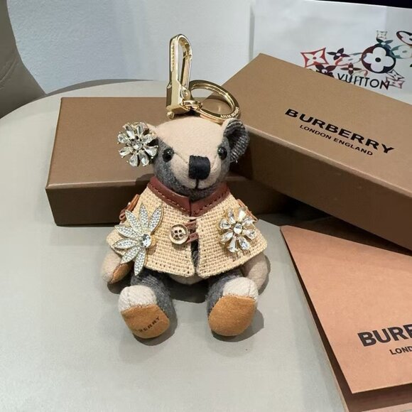 NWT Burberry Bear Rare Keychain Charm w/Box - Picture 1 of 2